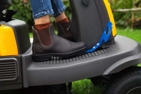 Zestaw promocyjny Traktor akumulatorowy STIGA Swift 372e 3x5 Ah + podwójna szybka ładowarka Zestaw promocyjny Traktor akumulatorowy STIGA Swift 372e 3x5 Ah + podwójna szybka ładowarka