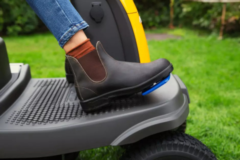Zestaw promocyjny Traktor akumulatorowy STIGA Swift 372e 3x5 Ah + podwójna szybka ładowarka Zestaw promocyjny Traktor akumulatorowy STIGA Swift 372e 3x5 Ah + podwójna szybka ładowarka